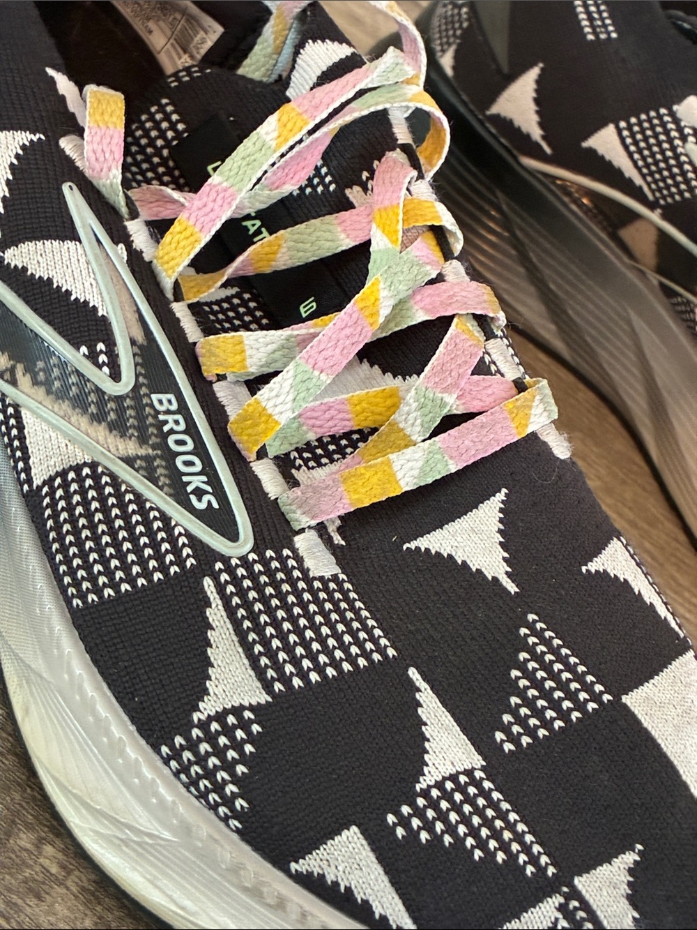 Brooks Black & White Geometric Running Shoes with Pastel Multicolor Laces - Picture 9 of 13